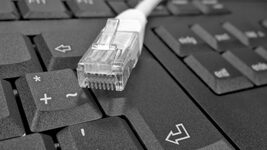На росії мережі невеликих інтернет-провайдерів хочуть роздерибанити між кількома великими гравцями. В чому суть чергової «реформи» 