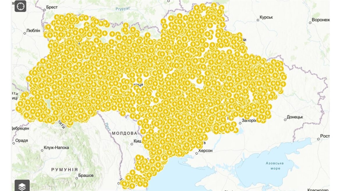 «Заряджайте гаджети та залишайтеся на зв’язку». В «Дії» є мапа пунктів незламності яку можна завантажити на телефон