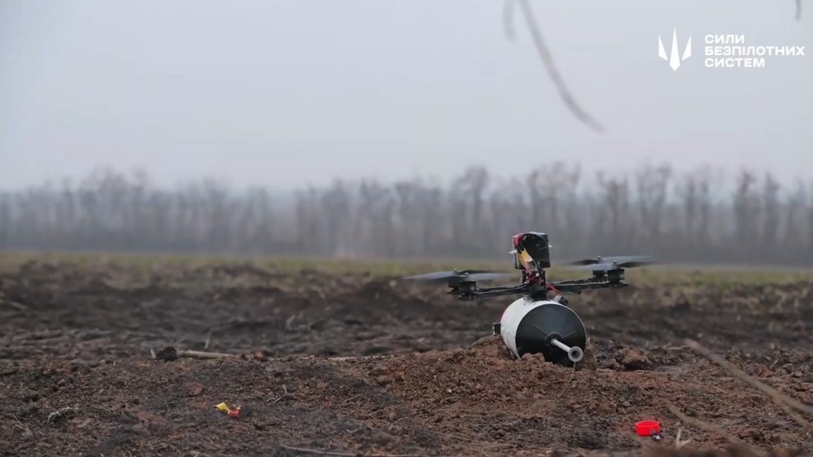Сили безпілотних систем випробували українські оптоволоконні модулі «Шовкопряд» які можуть встановлюватися не лише на FPV, а й наземні та підводні дрони