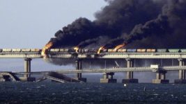 Обход сканеров, усовершенствованные дроны и большое количество взрывчатки. Глава СБУ рассказал, как Украина дважды взрывала Керченский мост