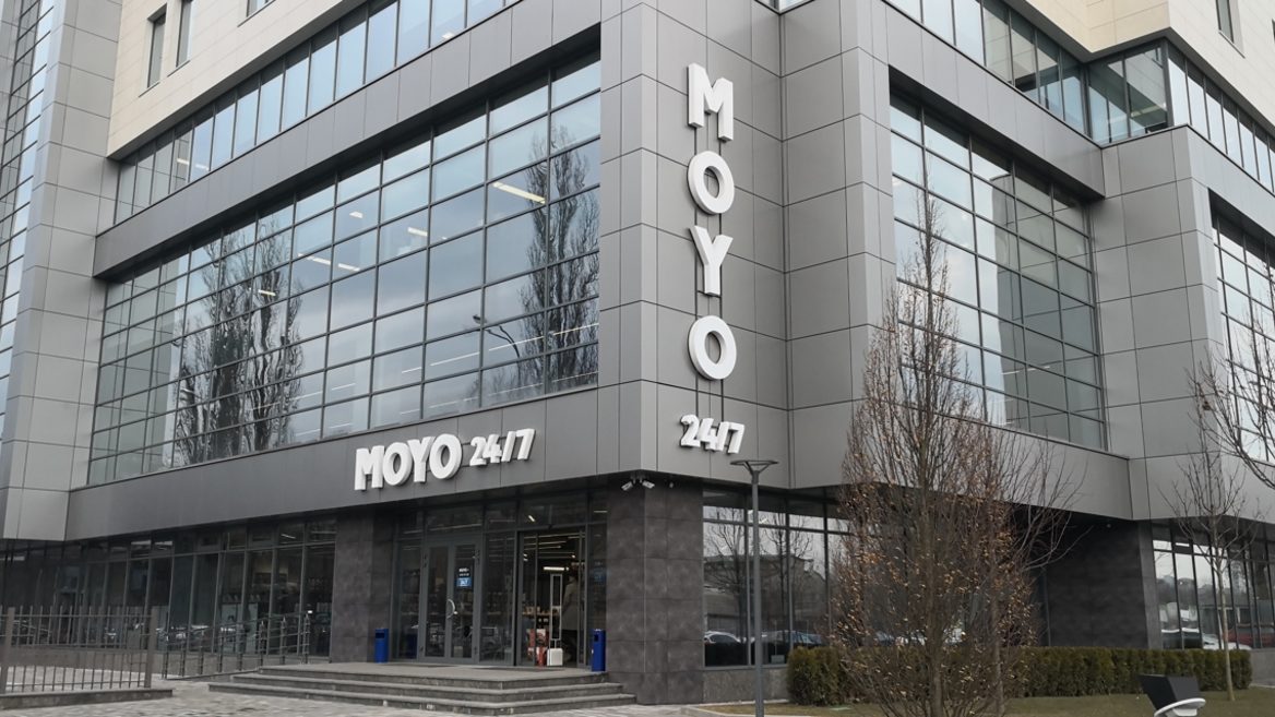Посилки від «Нової пошти» тепер можна отримувати у магазинах MOYO у Києві