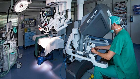 Medical deep-tech: Polish Synektik enters Ukraine and plans to install 20 da Vinci surgical robots
