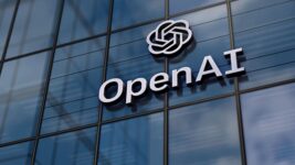 OpenAI тестує систему, яка зможе виявляти зловживання в кількох чатах, але не зберігатиме їх. Як вона працює?