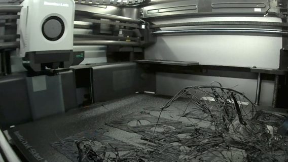 Нічний кошмар: 3D-принтери Bambu почали друкувати, поки власники спали. Компанія назвала ймовірну причину збою