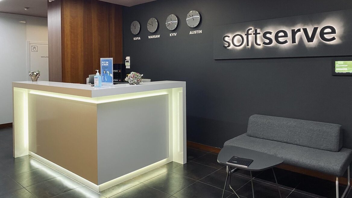 SoftServe масштабує команду Robotics & Advanced Automation. Яких спеціалістів найматимуть?