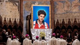 Папа Римский готовится отнести к лику святых первого тысячелетия веб-разработчика, известного как «Божий инфлюэнсер»