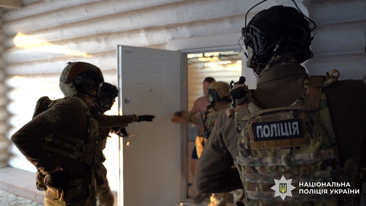 В Україні викрили групу псевдоінвесторів у криптовалюту які ошукали іноземців на понад 6 млн грн. Гроші отримували як ФОП що надає послуги з компютерного програмування