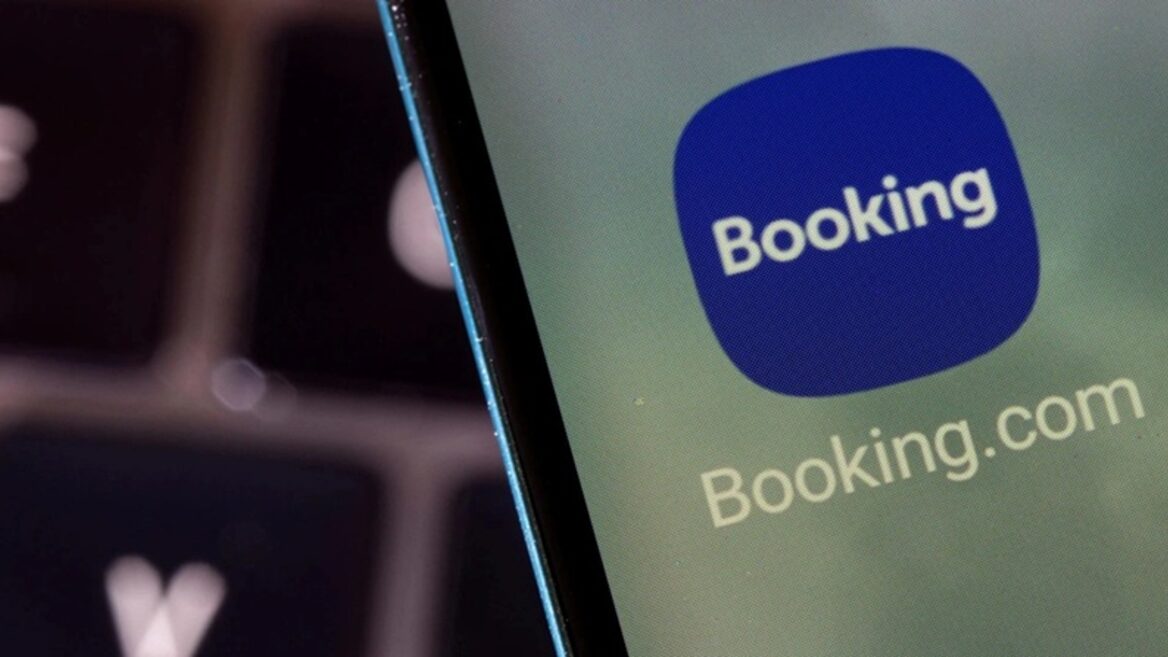 Booking.com заявив про злам платформи і витік даних користувачів