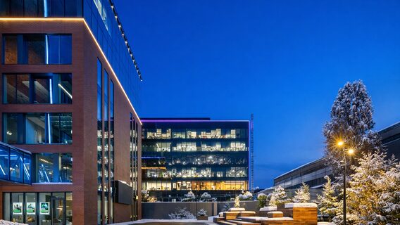 Як UNIT.City переживає четверту зиму війни: €1,5 млн інвестицій, 5 генераторів і автономність на 10 днів