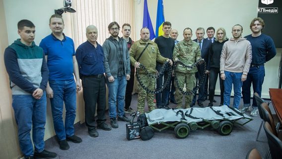 Студенти КПІ виготовляють евакуаційні електроноші для ЗСУ. Вони мобільні й легко вмістяться у легкову автівку