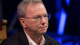Former Google CEO warns against generative AI development. What he sees as the biggest threat, including the arms race