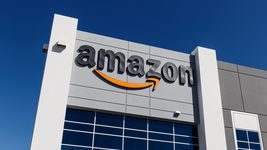 Amazon создала команду для обучения собственной модели ИИ, которая может стать конкурентом OpenAI и Alphabet. Что о ней известно