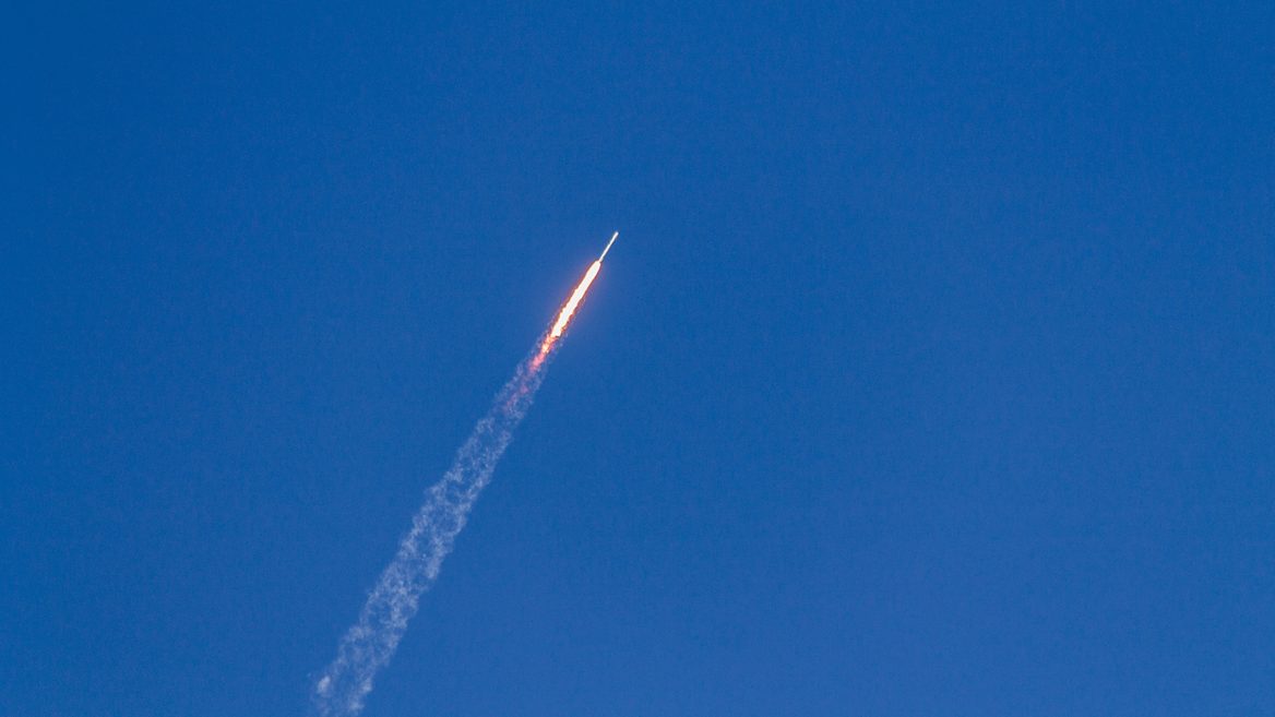 По Киеву вероятно ударили «Кинжалом». Что такое баллистические ракеты, почему о них не извещают сирены. Но есть ли у нас шанс благодаря системам оповещения