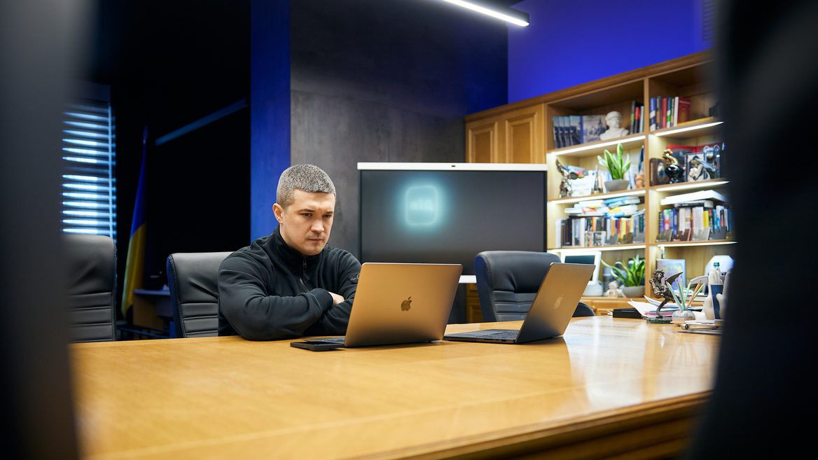 Федоров звернувся до CEO Upwork через блокування українців на платформі: «Нинішній підхід дискримінує громадян які не порушили жодних правил»