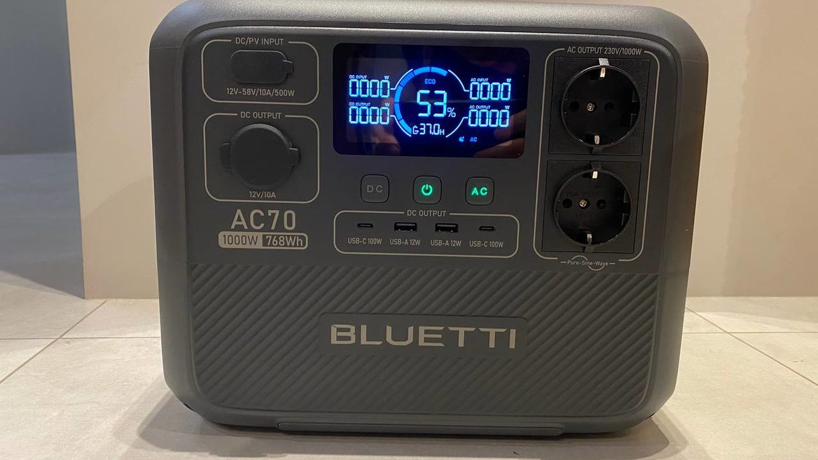 Зарядна станція BLUETTI AC70 — попрацювати вдома під час блекаутів і навіть попити чай. Огляд