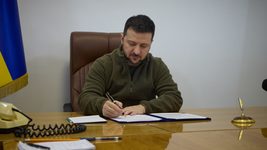 Зеленський ввів санкції РНБО проти Royal Pay Europe. Її називають партнером російської 1xBet Зеленський ввів санкції РНБО проти Royal Pay Europe. Її називають партнером російської 1xBet