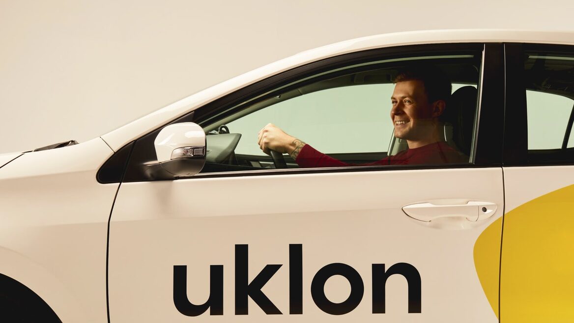 Відсьогодні Uklon може працювати в Києві і в комендантську годину. Що кажуть в сервісі таксі