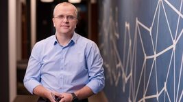 «Через 10 лет я бы хотел, чтобы мы вышли примерно на 20–25% нетелеком-дохода», — президент «Киевстар» Александр Комаров