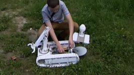 Школяр з Сумщини створив робота-розмінувальника, що трансформується у дрон-камікадзе. Як працює розробка