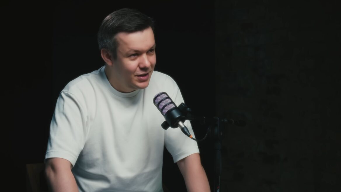 «Зараз дрон — це ще не iPhone, а скоріше Nokia 3310». Ажнюк розповів про гонку за автономність БПЛА та український «Мангеттенський проєкт»