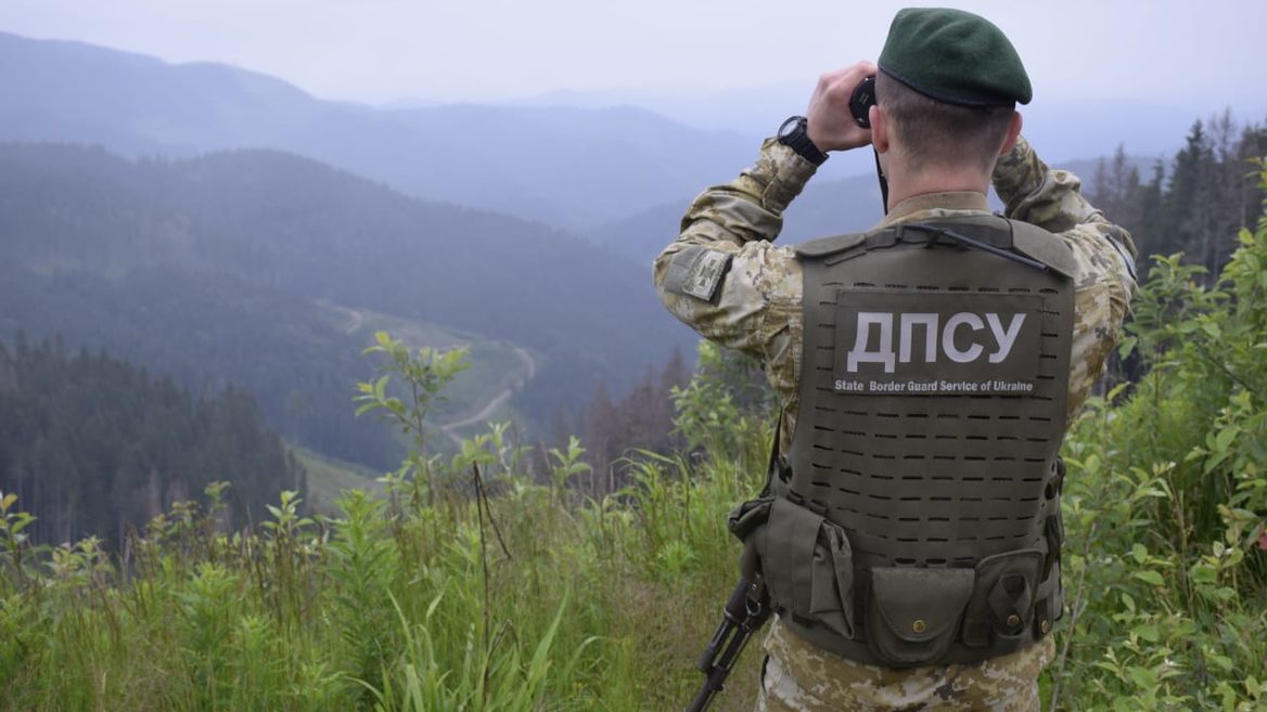 Програміст EPAM Systems намагався втекти з України незаконно перейшовши кордон на Одещині. Справу передали до суду: які наслідки