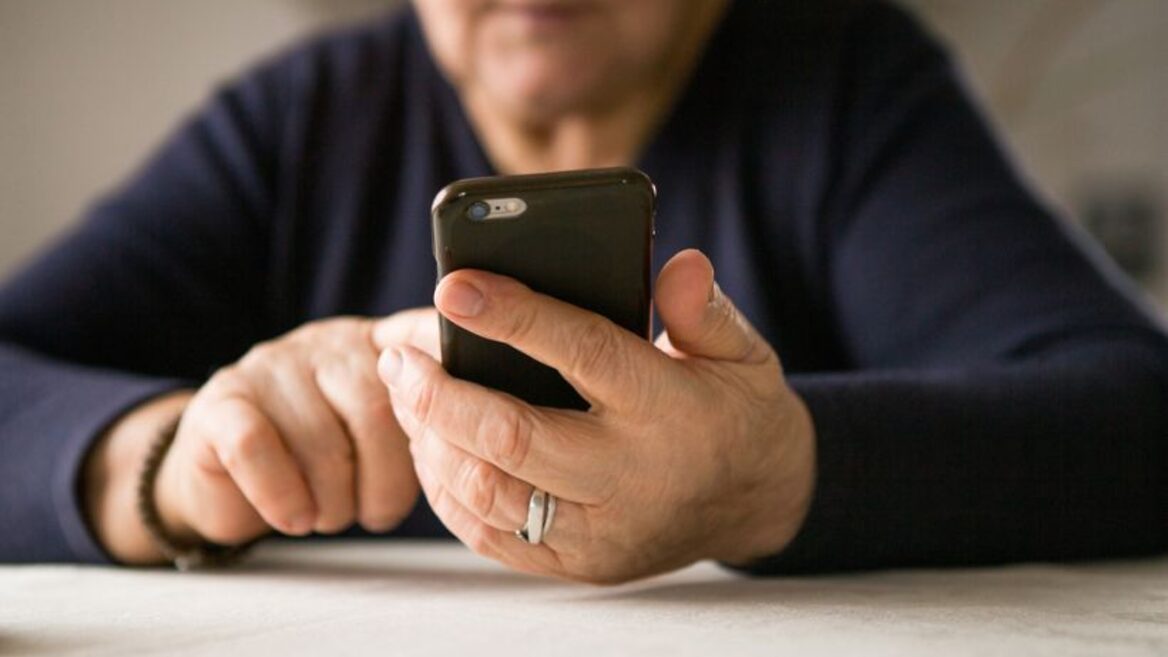 Пенсіонери ВПО масово залишилися без пенсій у січні через одну електронну процедуру