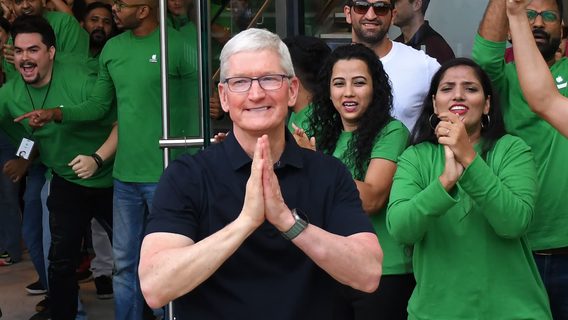 Apple терміново перевозить 1,5 млн iPhone з Індії до США, щоб вивести їх із під дії тарифів Трампа
