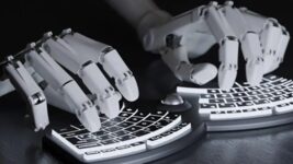 The number of questions on the Stack Overflow programming forum has dramatically decreased due to the popularization of AI
