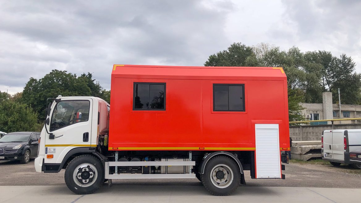 Несмотря на войну. Кременчугский завод создал новую мобильную мастерскую с фургоном