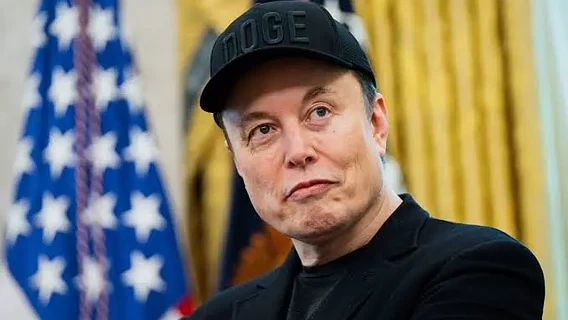 SpaceX може змусити Україну платити за супутниковий зв'язок у сотні разів більше. Чому військовим загрожує подорожчання?