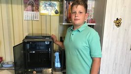 «Саме мій кронштейн візьме і полетить на голову російського солдата». Як 12-річний житомирянин створив мінілабораторію для технологічної допомоги ЗСУ