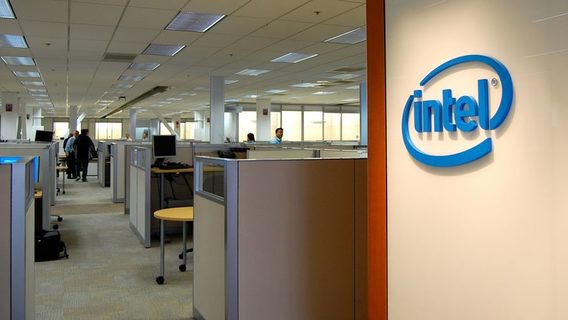 Intel планує звільнити понад 21 000 співробітників — перша велика реструктуризація під керівництвом нового CEO