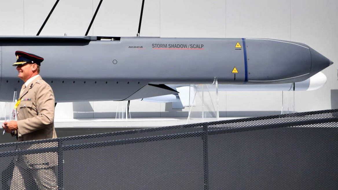 Макрон объявил о передаче крылатых ракет SCALP Украине. Что о них известно