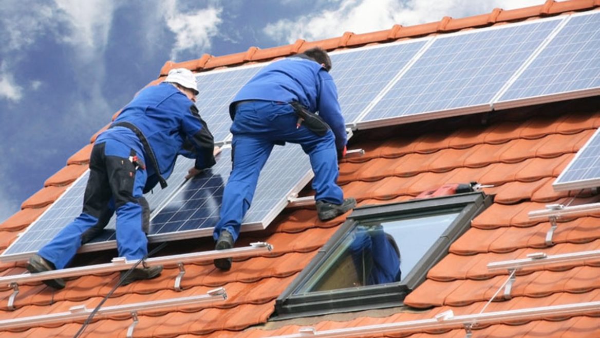 В Украине планируется внедрить программу льготных кредитов на установку солнечных панелей в частных домах