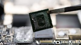 Huawei делает ставку на производство чипов для ИИ вместо смартфонов. Это уменьшит производство флагманских Huawei Mate 60