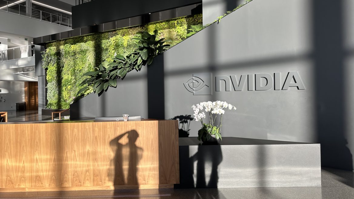 Шахраї прикидаються рекрутерами Nvidia та пропонують внести передплату за працевлаштування. Як визначити фейкову вакансію в Україні