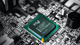 Intel 15 років судився з ЄС за мільярдний штраф щодо антиконкурентних дій проти AMD. Чим завершилася ця епопея