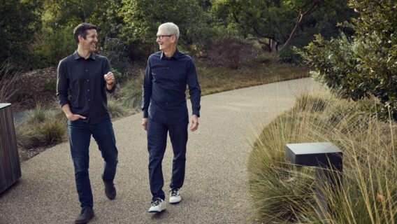 Тім Кук залишає посаду CEO Apple після 15 років керування компанією. Що відомо про нового очільника техногіганта Джона Тернуса