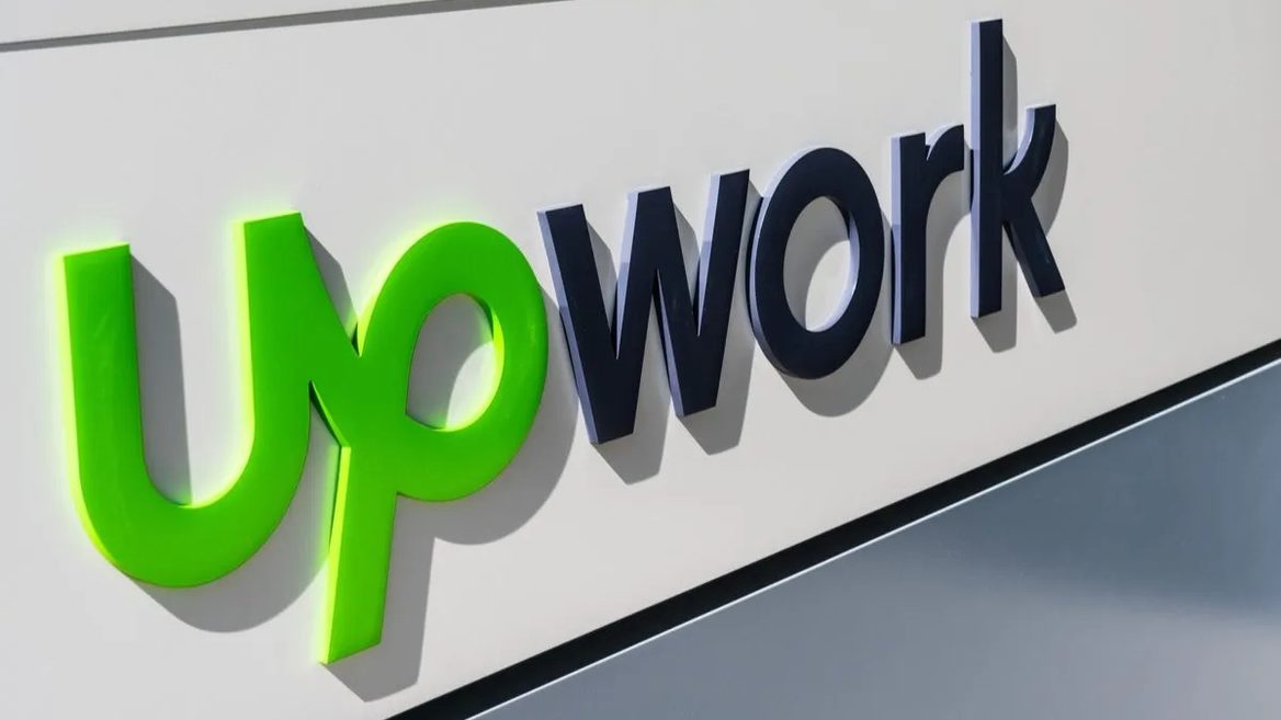 UPD. Upwork відповів щодо масового блокування українців на платформі. Наразі відомо про понад 100 випадків. Що далі 