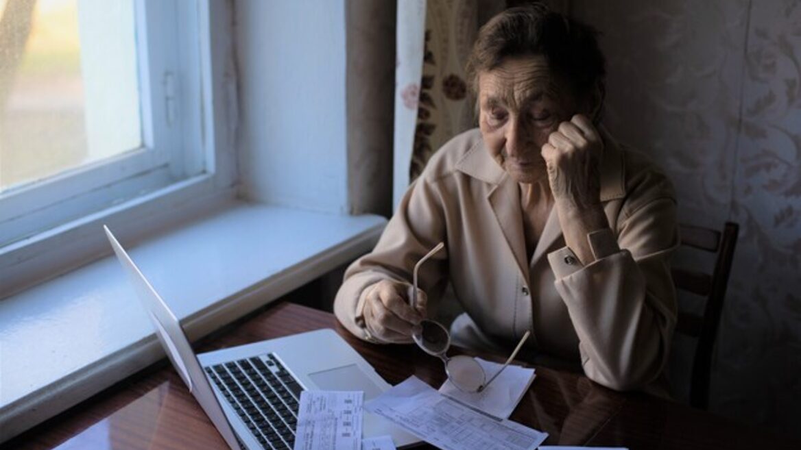 Більше ніж половина українців сплачують комунальні послуги онлайн