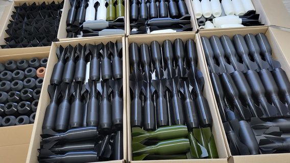 Волонтери «ДрукАрмії» вже надрукували понад 100 тонн виробів для військових