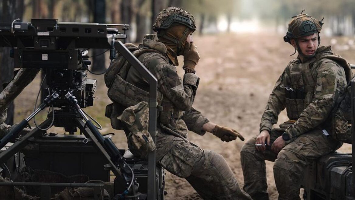 «Таксі 808. За бабусею НРК відправите?». Третій армійський корпус евакуював літню жінку з кіл-зони за допомогою роботів