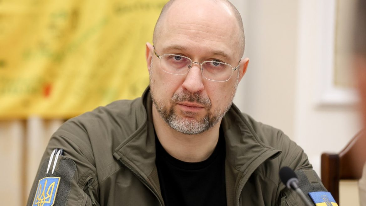 «Наше завдання — зробити єдину екосистему яка закриє всі потреби». Шмигаль оголосив про запуск онлайн-платформи для українських зброярів