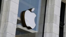 Исследователь безопасности обокрал Apple более чем на $3 млн. После обвинения во взломе системы и ареста хакер получил благодарность от компании