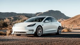 Tesla запатентувала очищення лазером стекол автомобіля Tesla запатентувала очищення лазером стекол автомобіля