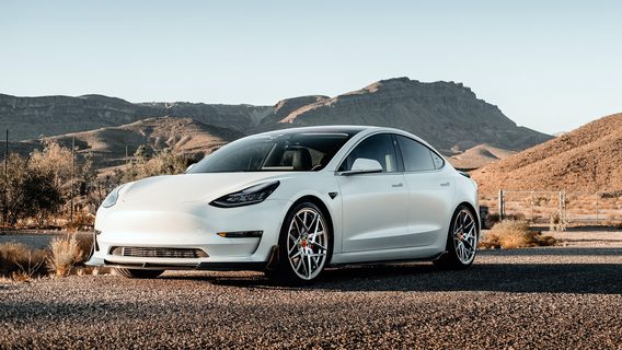 Tesla запатентовала очистку лазером стекол автомобиля