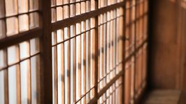 Женщина наняла киллера для убийства мужчины за 12 биткоинов в черной сети. Чем закончилась история
