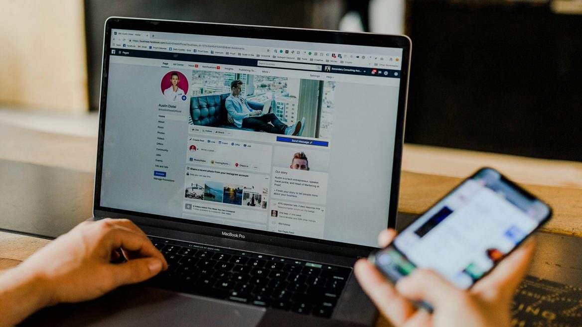 Facebook is reportedly shutting down its Workplace business communications tool. Here's what's coming in its place