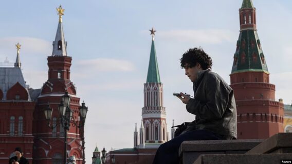 російські мобільні оператори рекомендують поповнити баланс Apple ID відразу на рік. Потім такої змоги просто може не бути через чергову заборону 