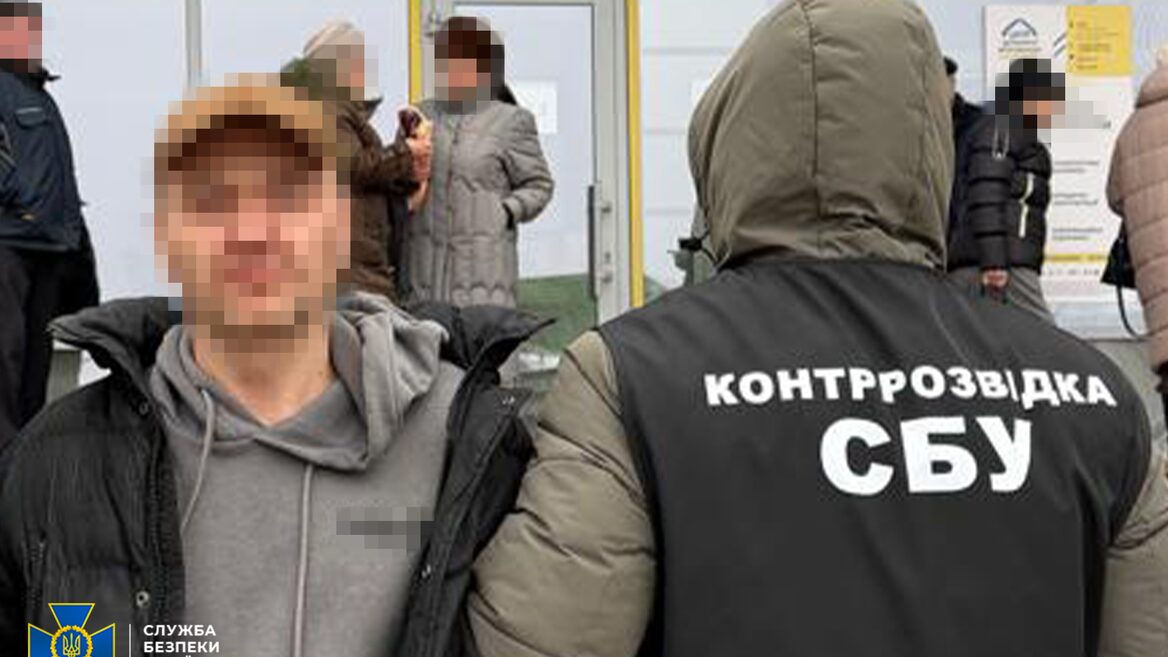 У Кропивницькому агент ФСБ обіцяв наркозалежним гроші на «дозу» в обмін на реєстрацію супутникових терміналів Starlink для окупантів